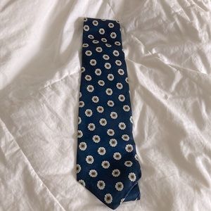 Brooks Brothers Blue Neck-Tie w/ White Flowers